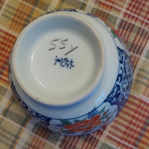 Beautifully Designed Bowl - Picture 5 of 6